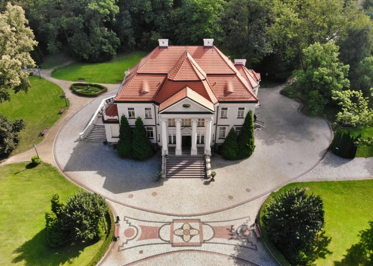 Palac Tlokinia Hotel Kaliszki Exterior foto